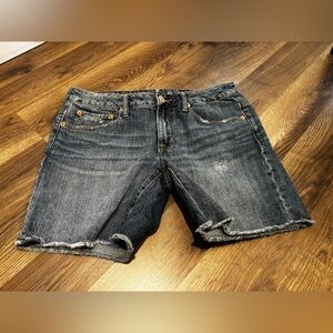 American Eagle Distressed Denim Shorts size 6 distressed hem neutral minimalist